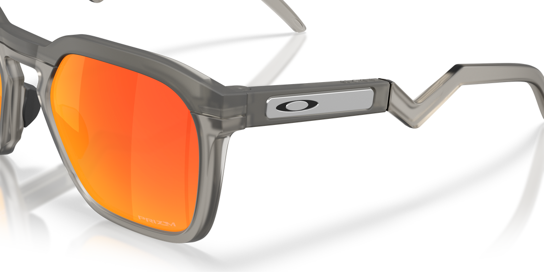 reval-myl-photo:OO9533_953302:0oo9533_953302_p21_shad_al3 #color_humo-gris-mate-prizm-ruby