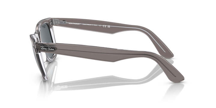 reval-myl-photo:RB2140_1355R5:0rb2140_1355r5_p21_shad_lt #color_gris-sobre-traslucido-azul
