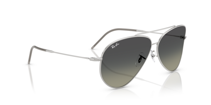 reval-myl-photo:RBR0101S_003_11:0rbr0101s_003_11_p21_shad_al2 #color_plateado-gris-degrade
