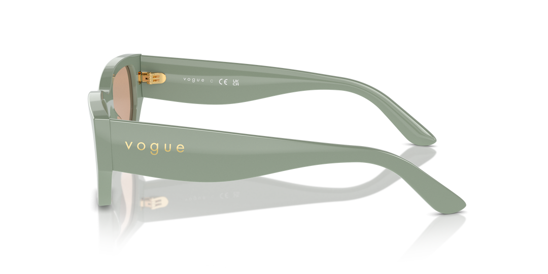 reval-myl-photo:VO5586S_3161_3:0vo5586s_3161_3_p21_shad_lt #color_verde-claro
