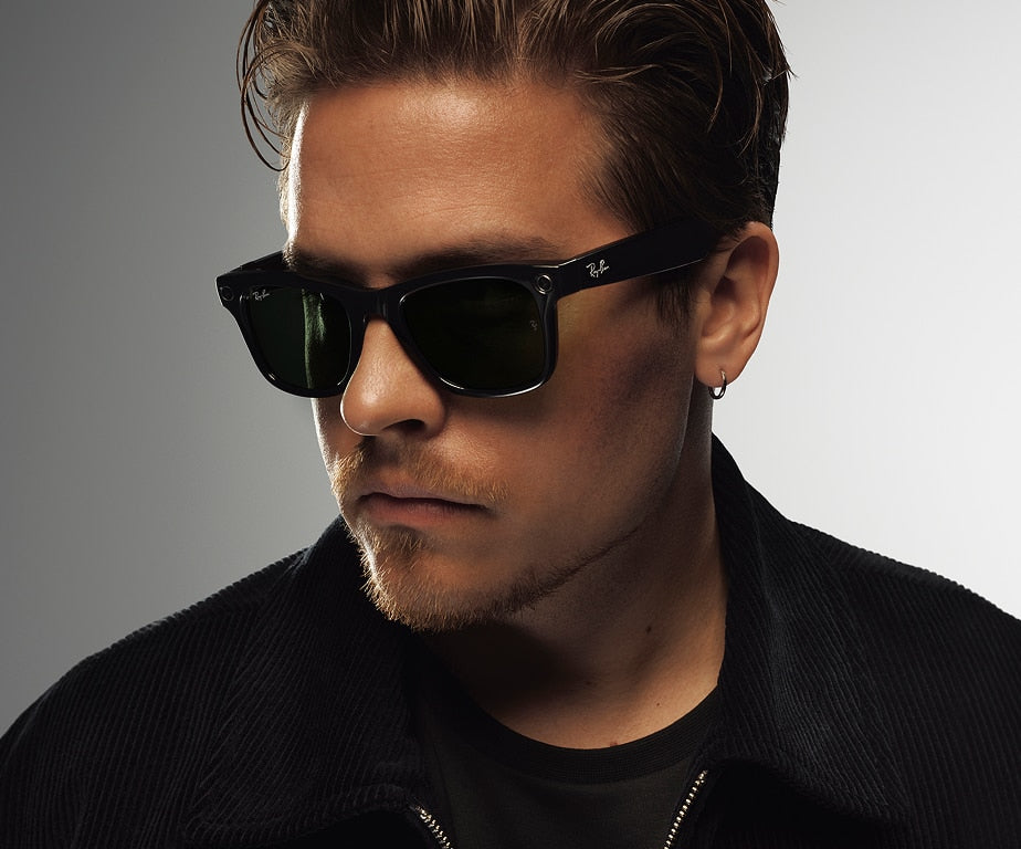 Ray-Ban Meta Wayfarer Gen 2 Negro Brillante - puesto en modelo